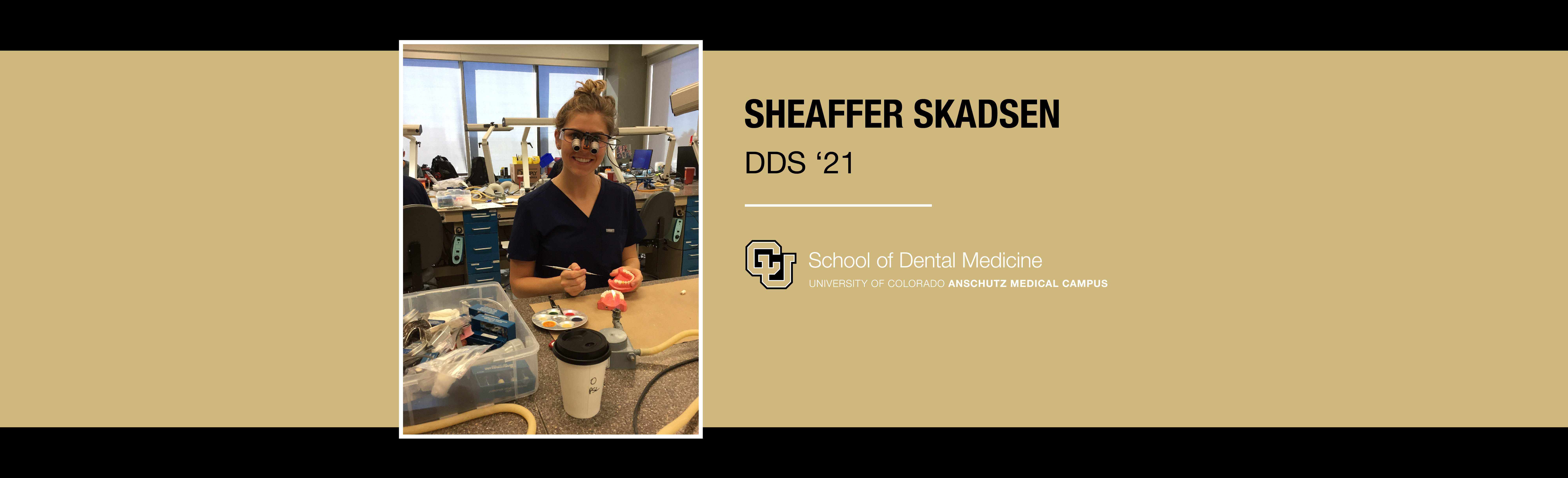 Sheaffer Skadsen照片在牙科实验室旁边的文字她的名字和CU标志